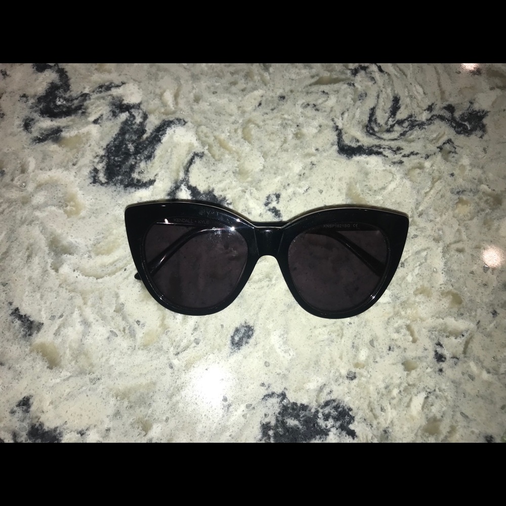 Kendall + Kylie Glasses